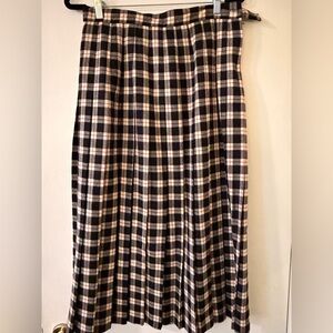 Talbots vintage Plaid A-Line pleated Skirt - Black, White, and Red